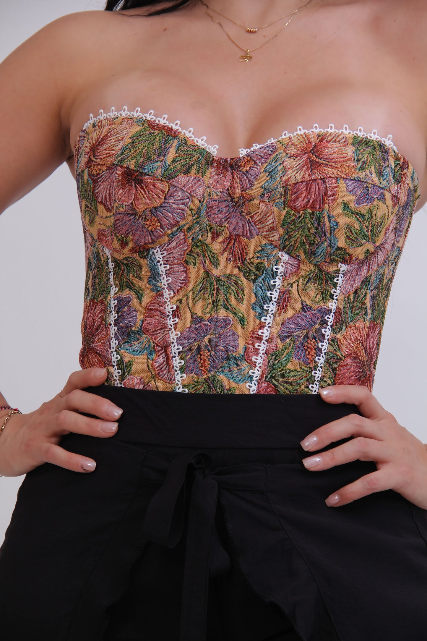 BLUSA CORSET FLOREADO CIERRE ESPALDA