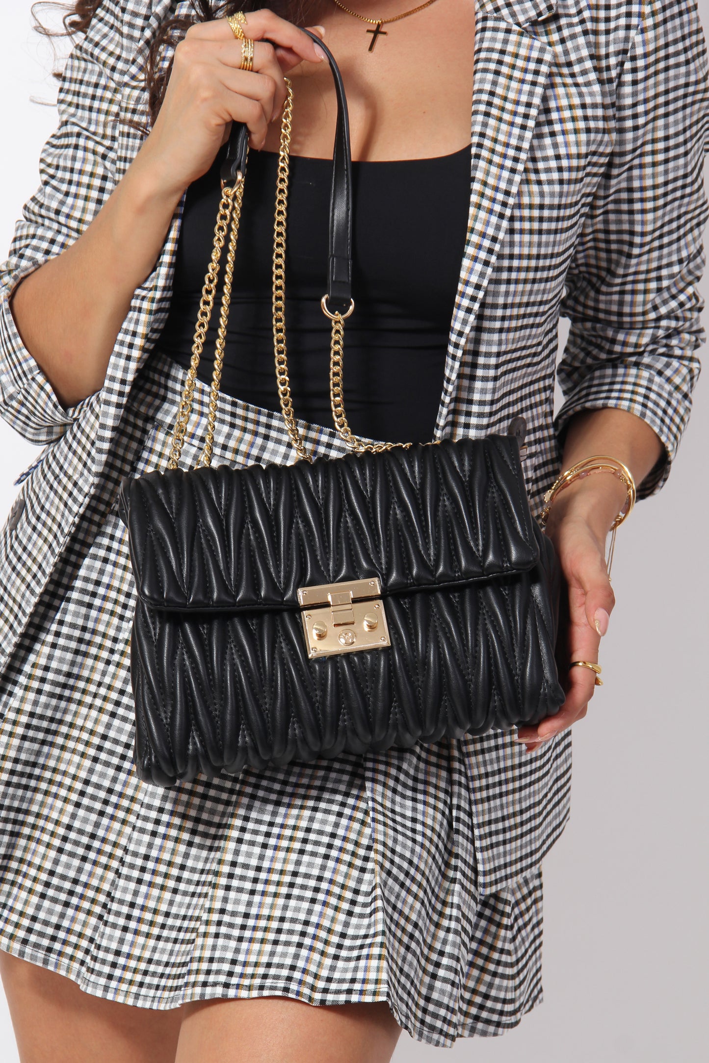 Bolso Cuadrado con Relieve