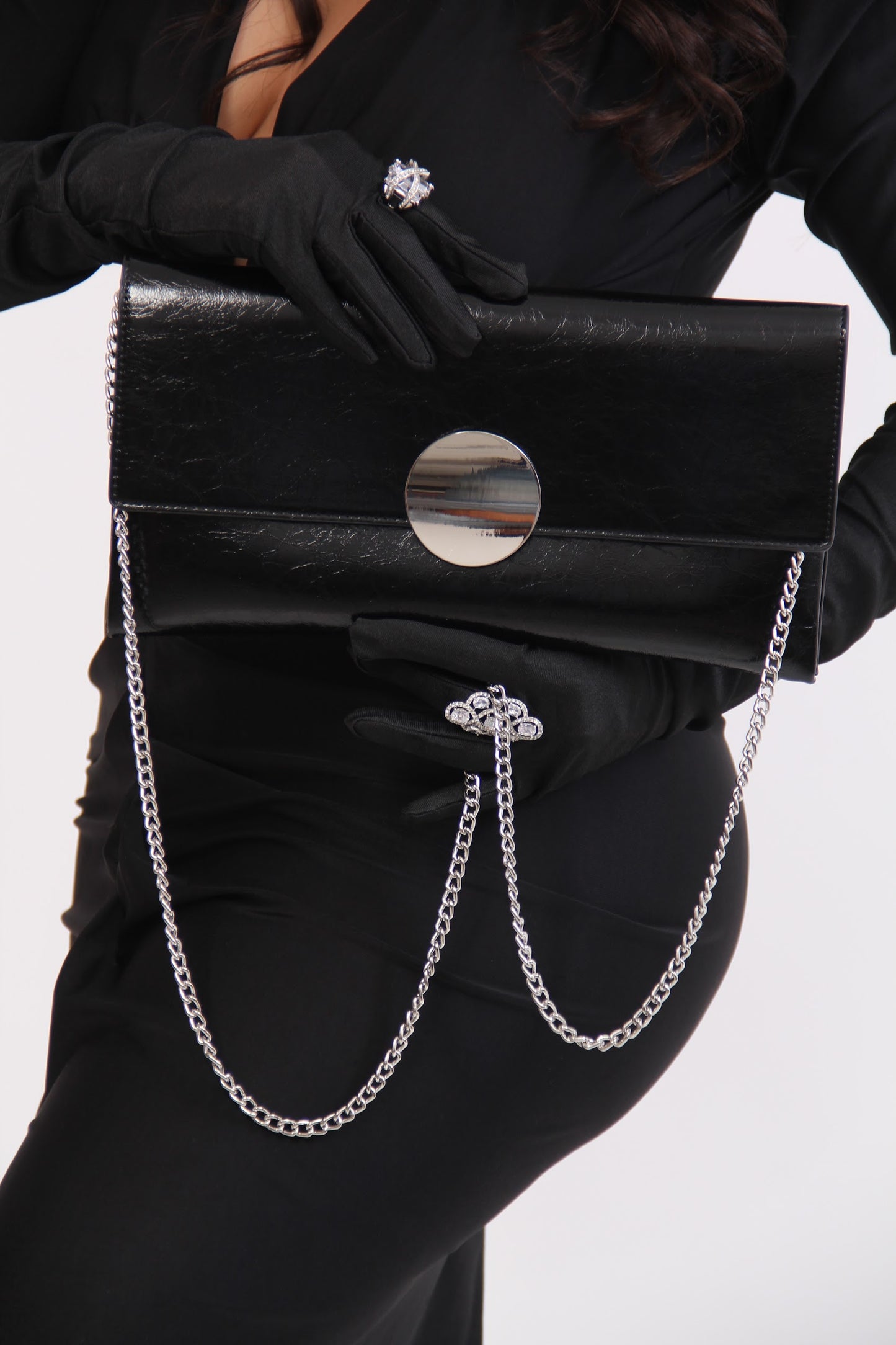 BOLSO NEGRO RECTANCULAR PLANO CIRCULO PLATA