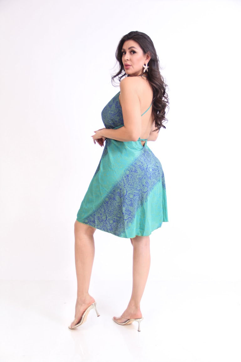 VESTIDO CORTO ESCORTE EN ESPALDA