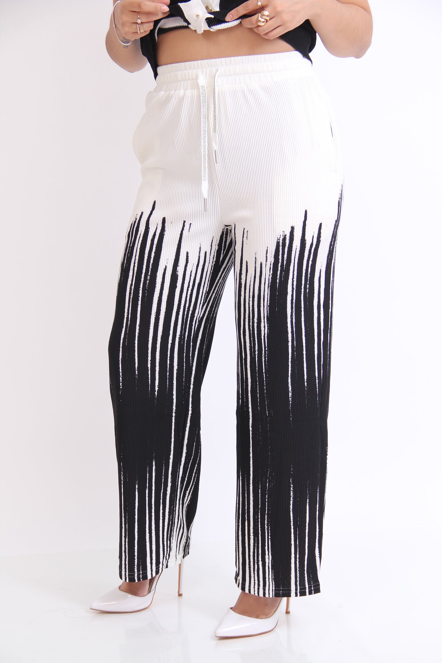 PANTALON CON JARETA Y BRILLOS
