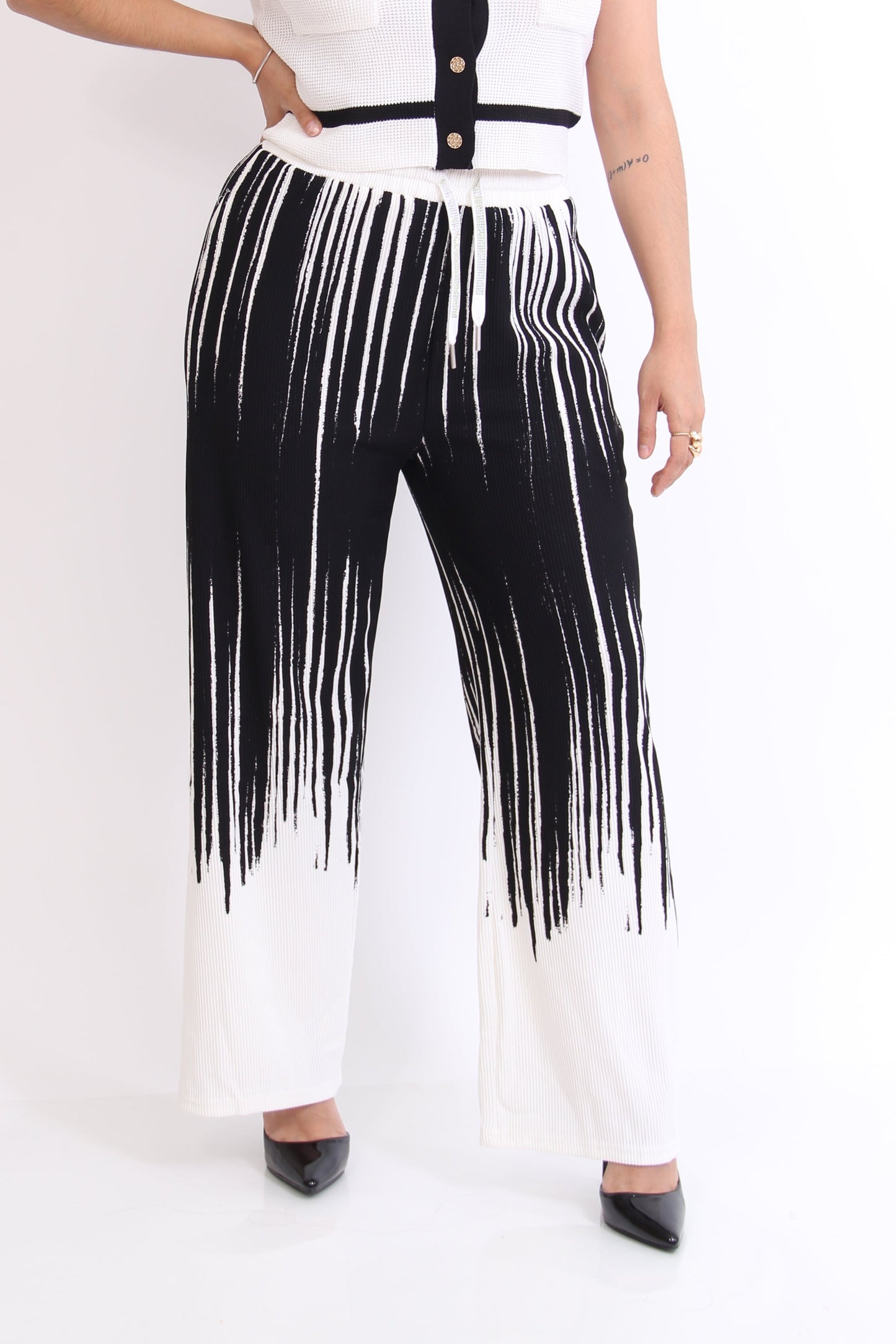 PANTALON CON JARETA Y BRILLOS