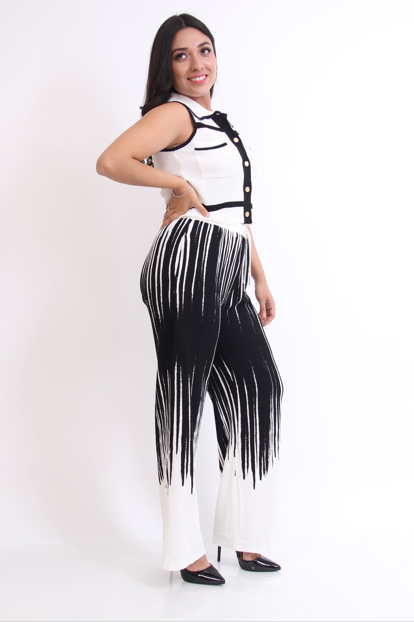 PANTALON CON JARETA Y BRILLOS