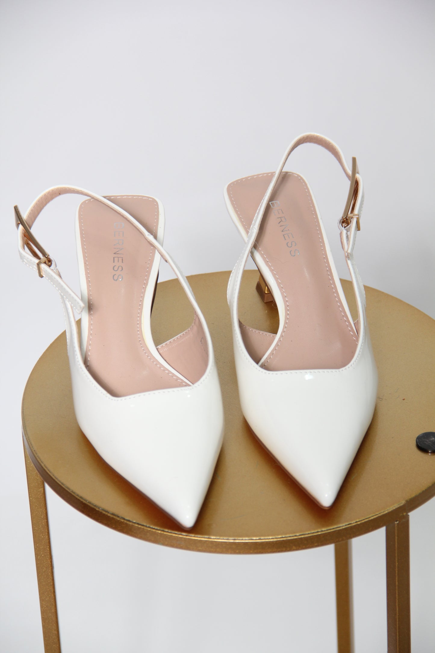 ZAPATILLA STILETTO TACON BAJO