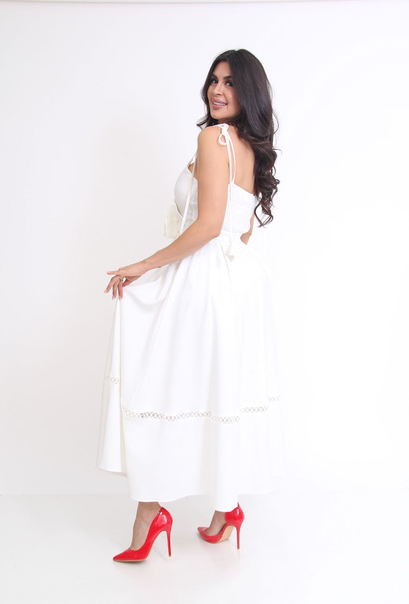 Vestido Blanco Tirantes Ajustables Flor Cinturon