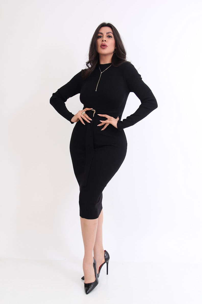 VESTIDO CON CINTURON HEBILLA DORADA
