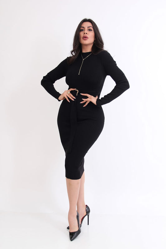 VESTIDO CON CINTURON HEBILLA DORADA
