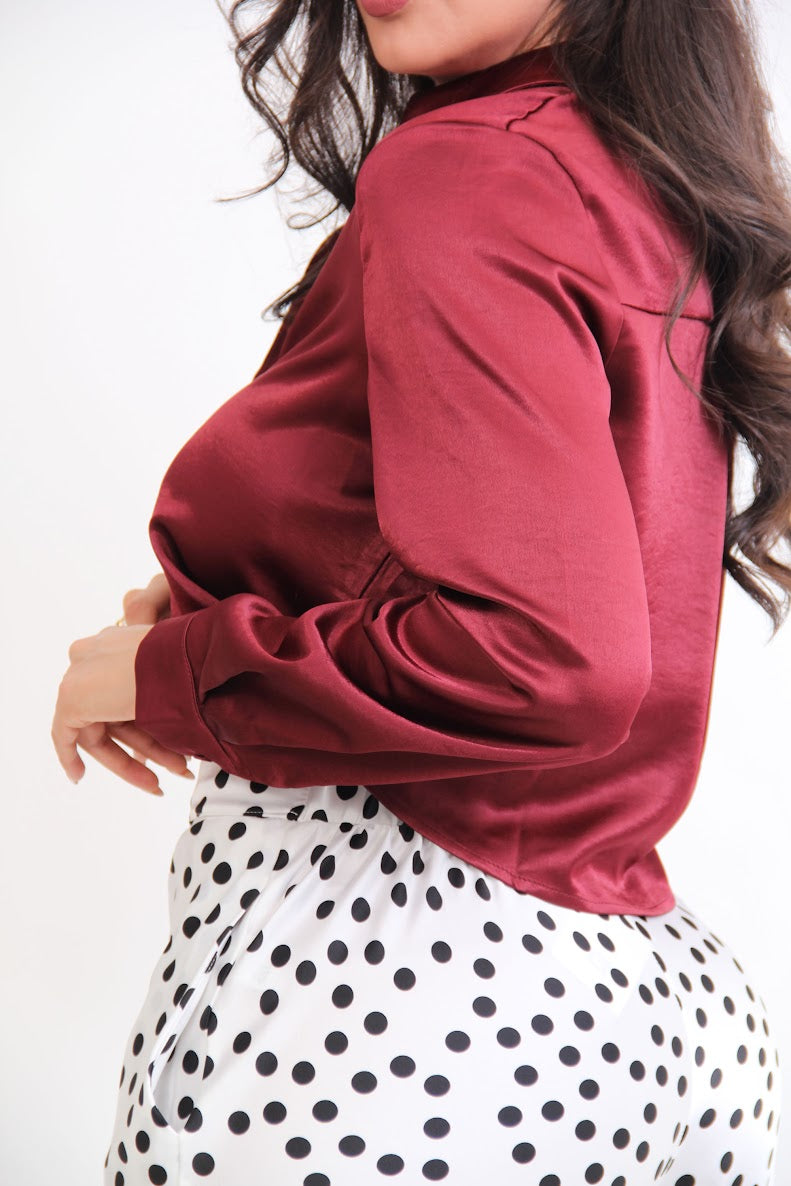 BLUSA DE VESTIR SATIN BOTONERA CORTA