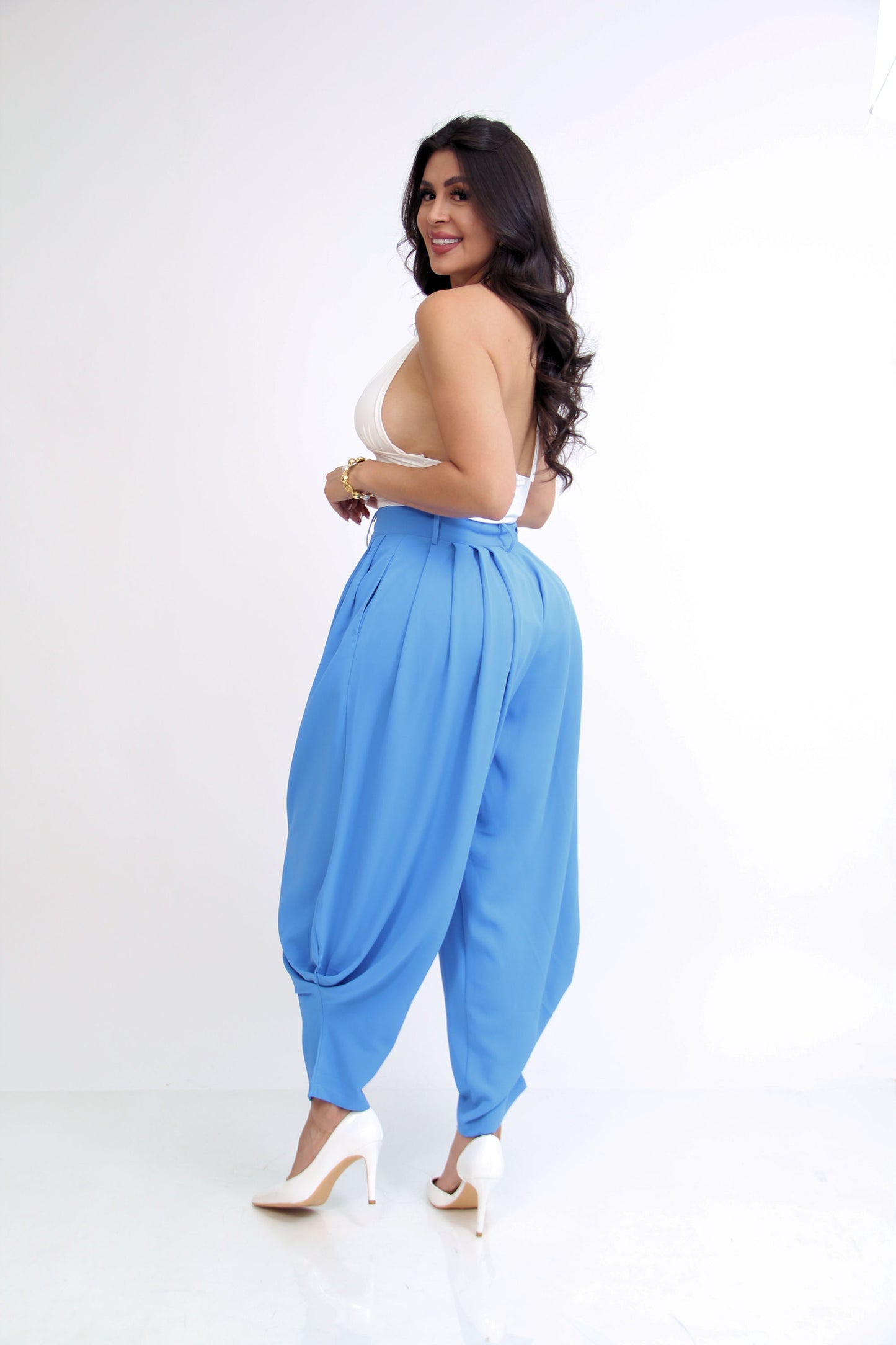 BODY CUELLO HALTER ESCOTE PECHO Y DIJE