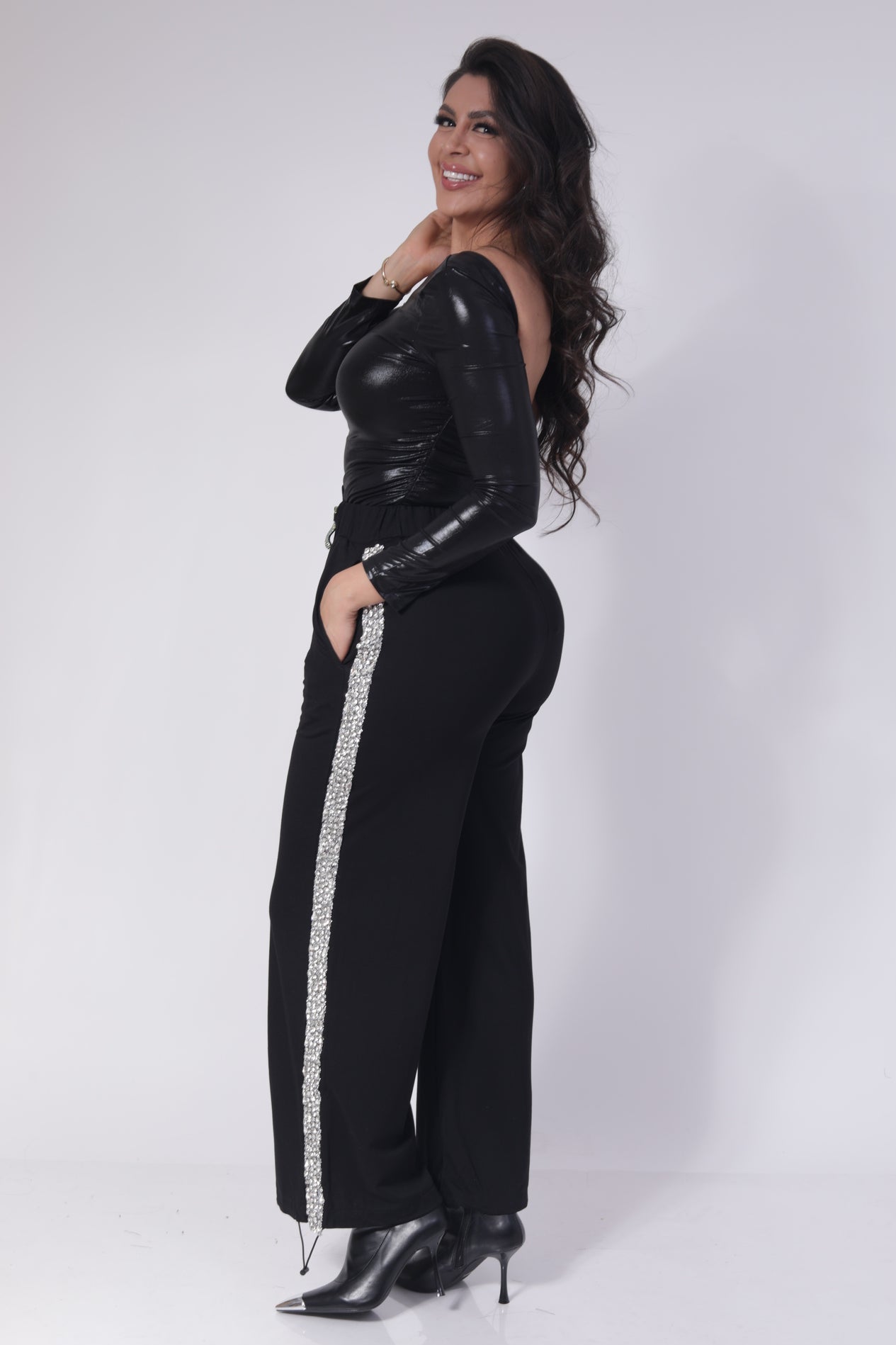 BODY NEGRO ESCOTE CUADRADO ESPALDA