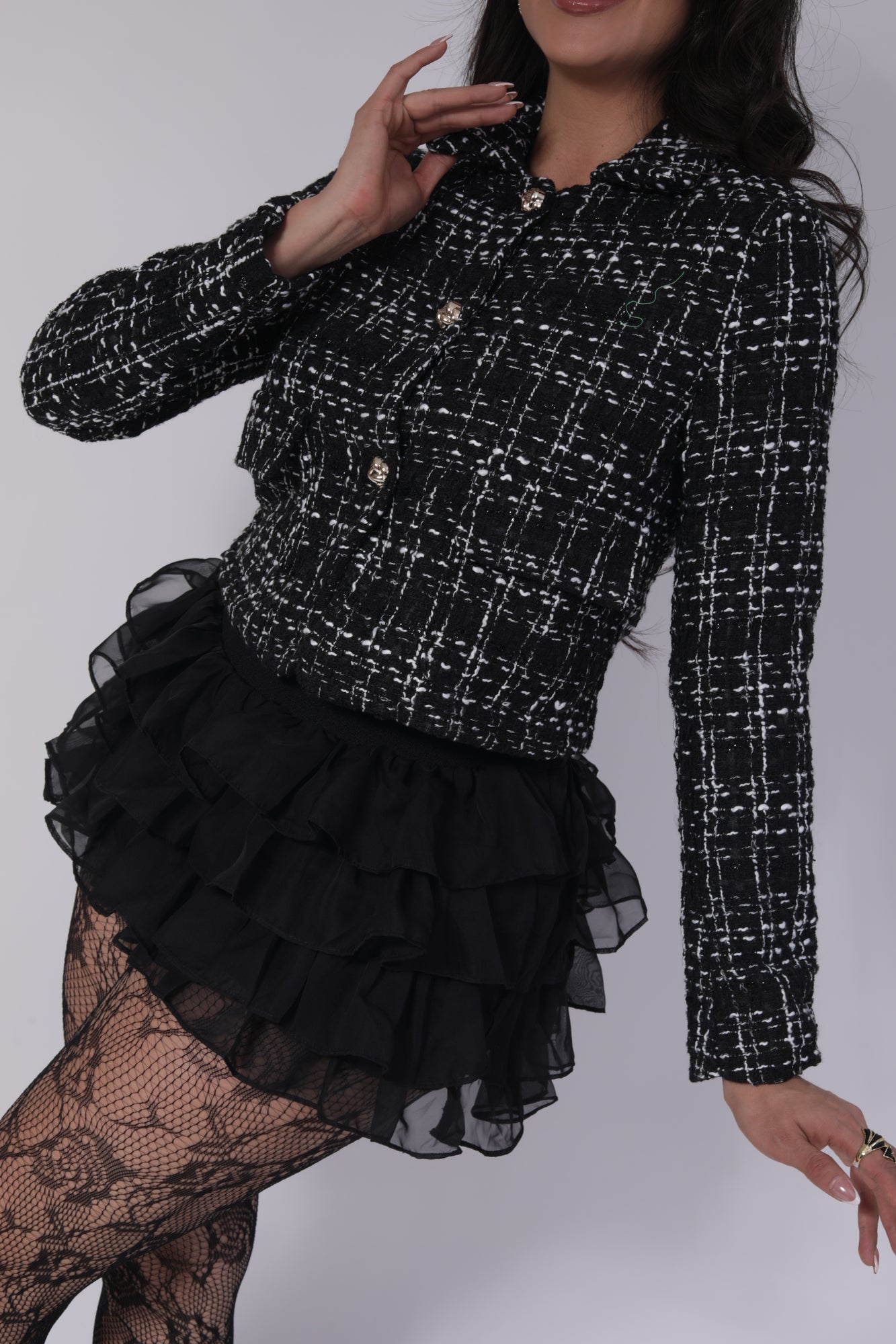 CHAQUETA NEGRA TIPO CHANEL