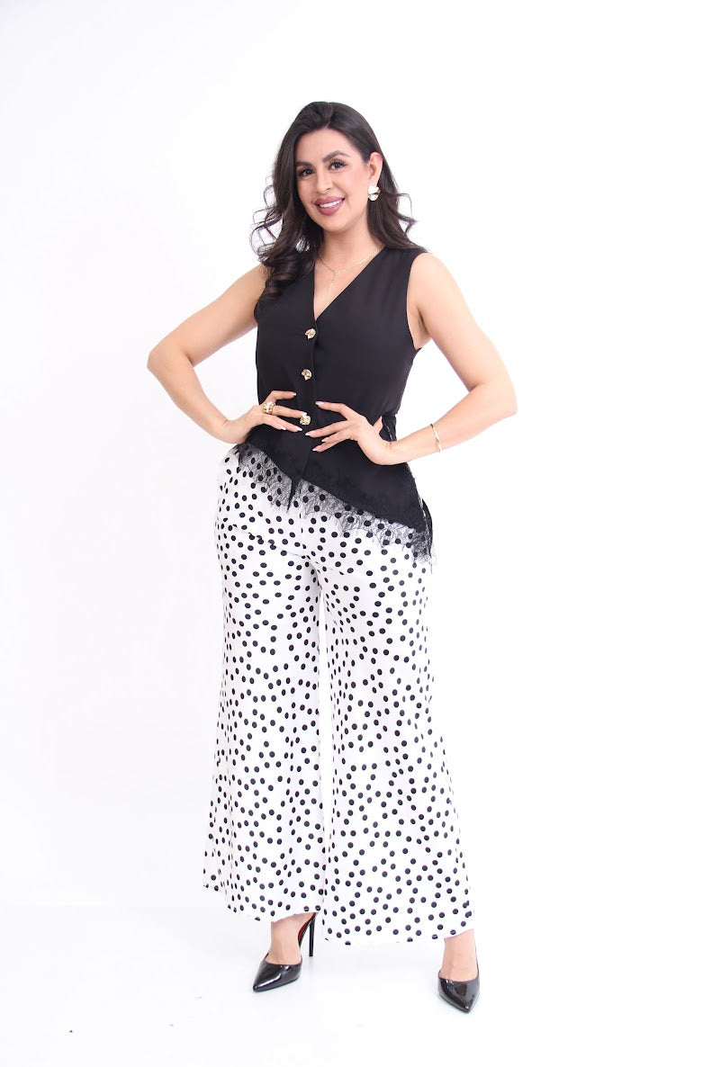 BLUSA CHALECO CON ENCAJE Y BOTON DORADO