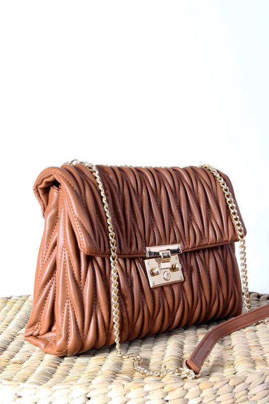Bolso Cuadrado con Relieve