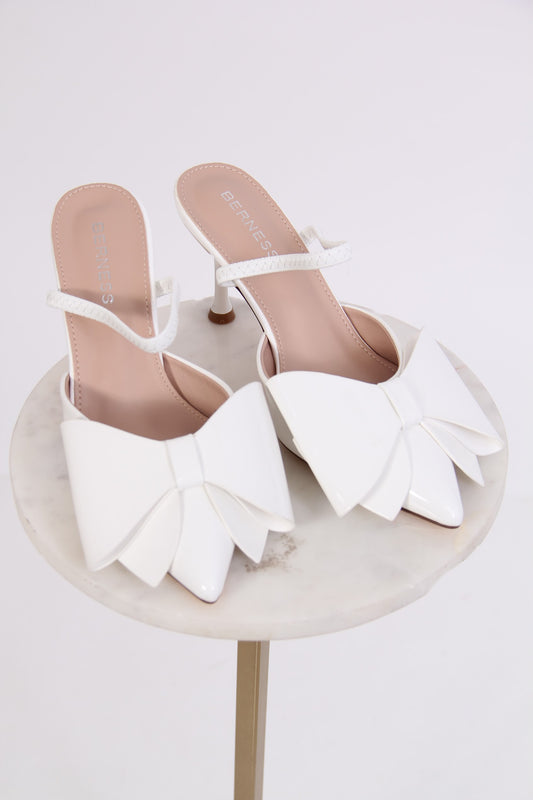 ZAPATILLA CERRRADA CON MOÑO