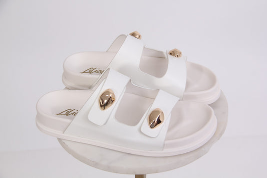 SANDALIA CON HEBILLAS DORADAS BLANCA