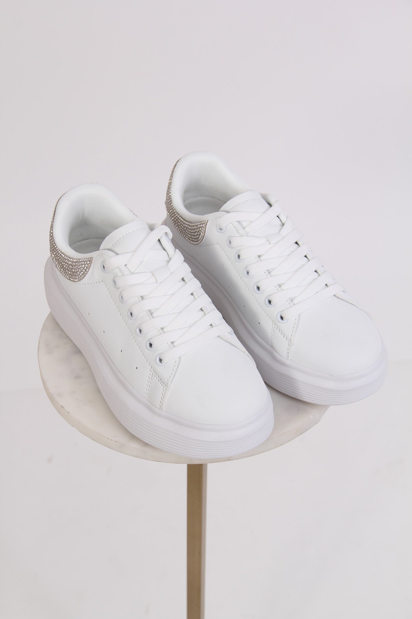 TENIS LISO TOBILLO PLATA