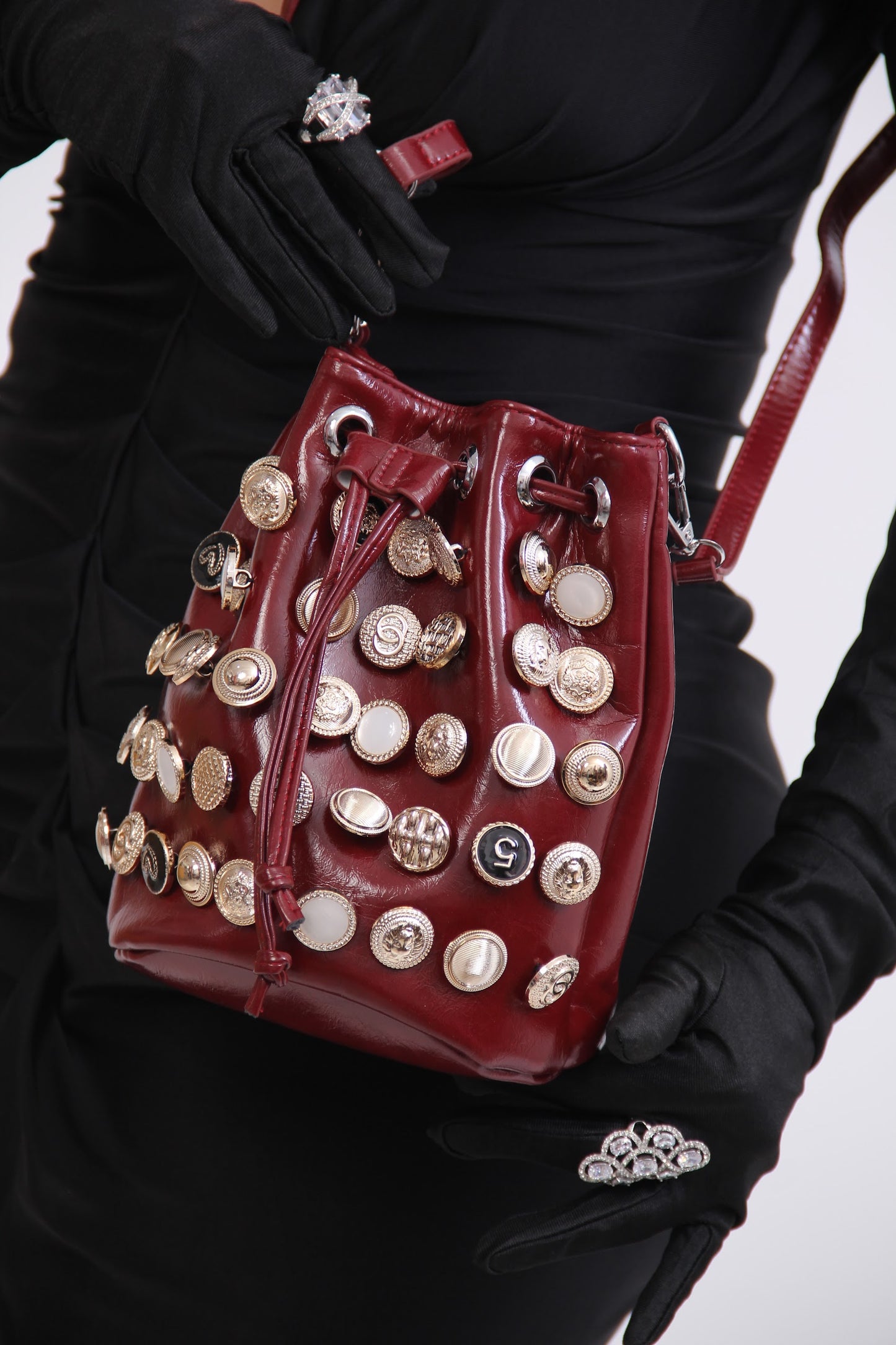BOLSO TINTO DIJES REDONDOS