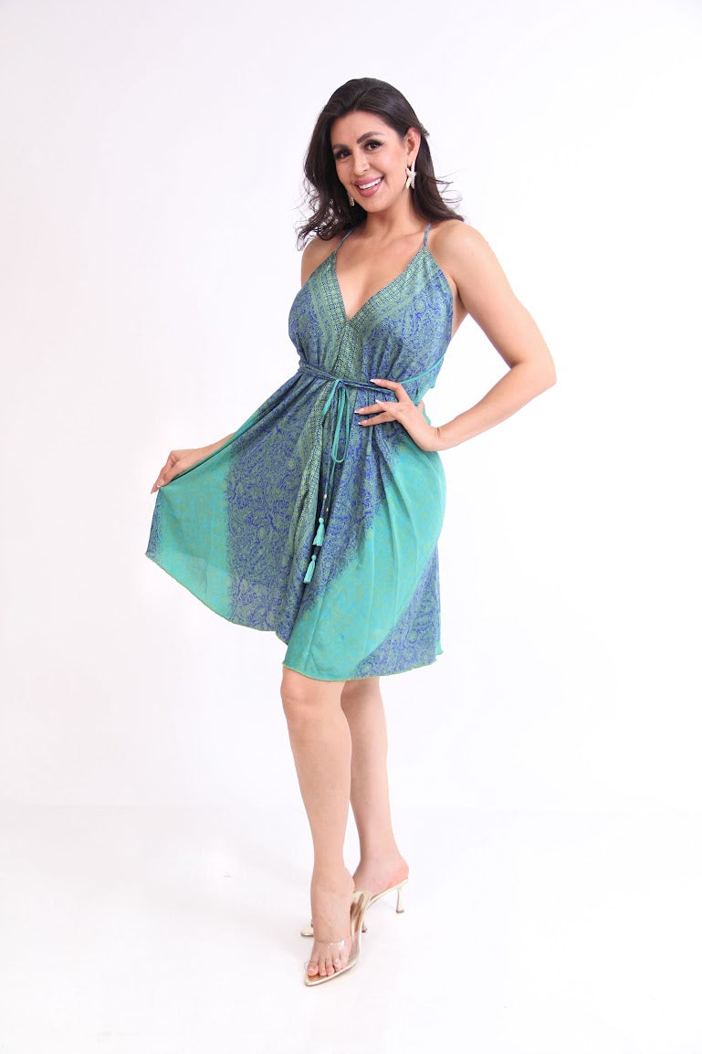 VESTIDO CORTO ESCORTE EN ESPALDA
