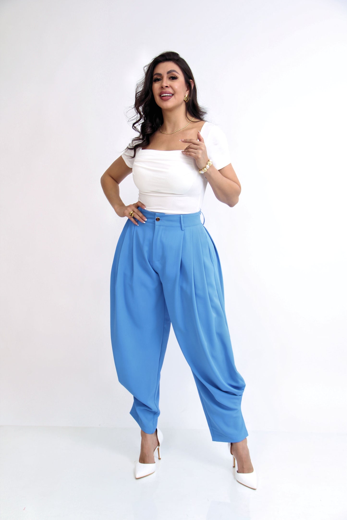 PANTALON ASIMETRICO CON BOTON