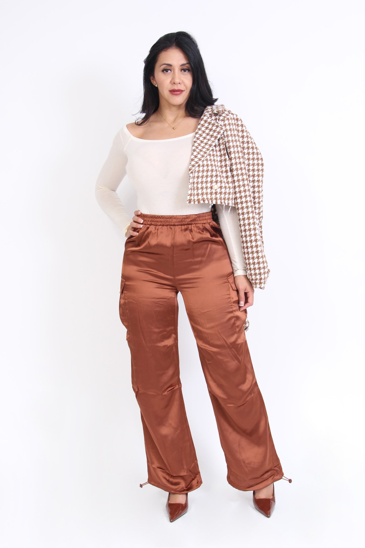 PANTALON  SATIN CAMEL TIPO CARGO