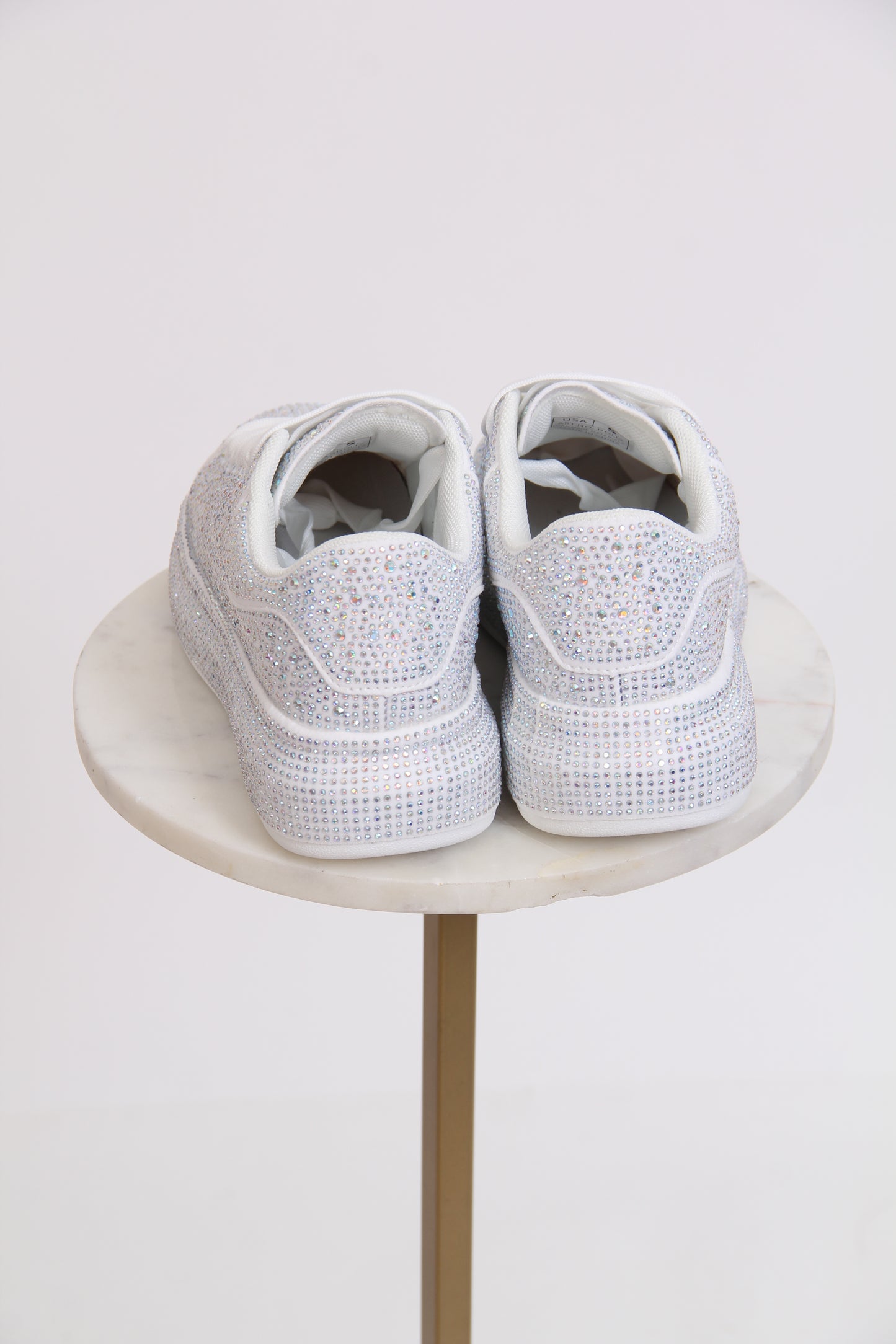 TENIS BLANCOS CON BRILLOS