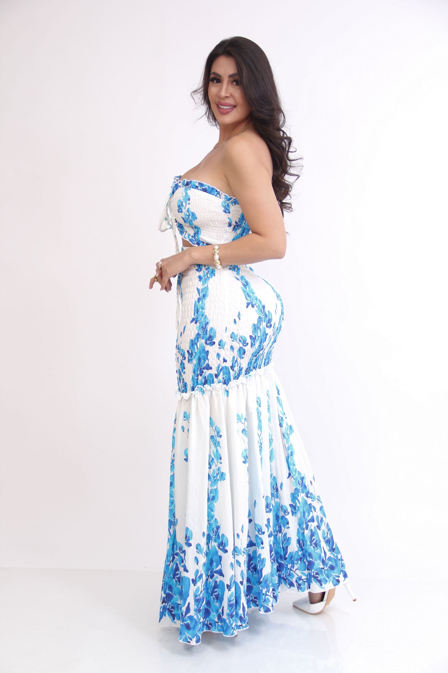 MAXI VESTIDO STRAPPLE RESORTEAO ESTAMPADO HOJAS