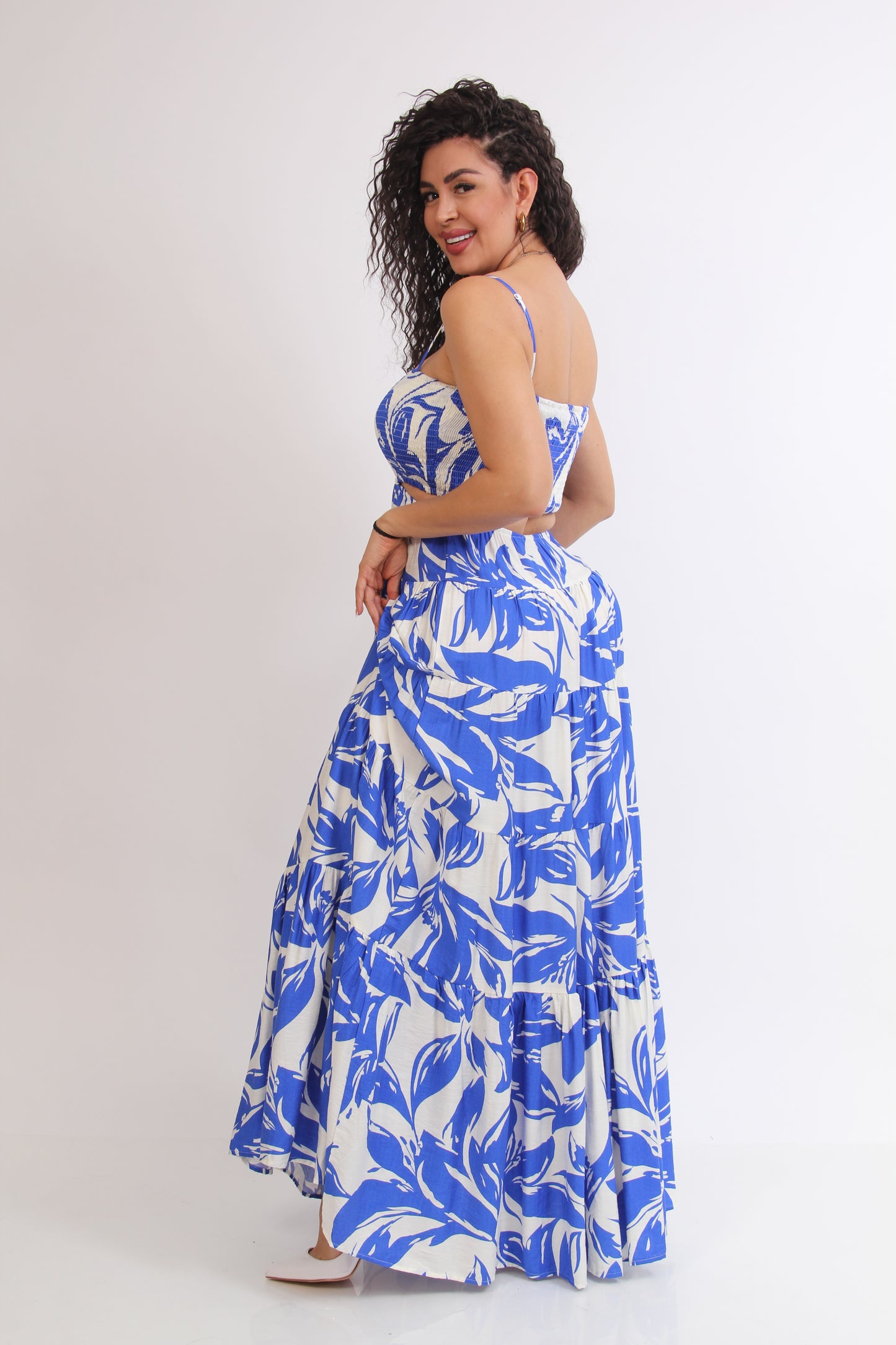 MAXI VESTIDO TIRANTES ESTAMPADO FLORES Y ESCOTE ESPALDA