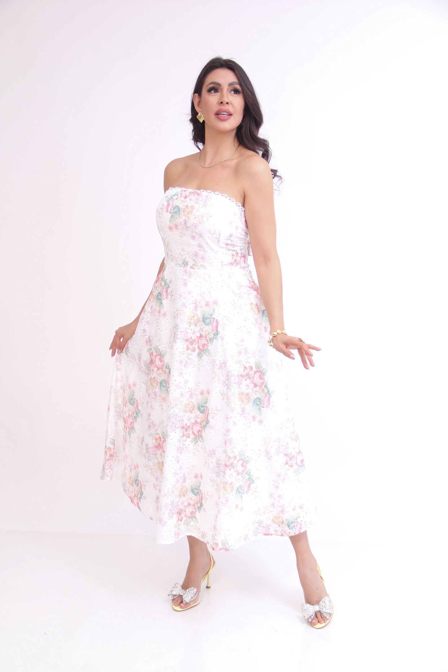 VESTIDO DE ENCAJE STRAPLE ESCOTE ESPALDA