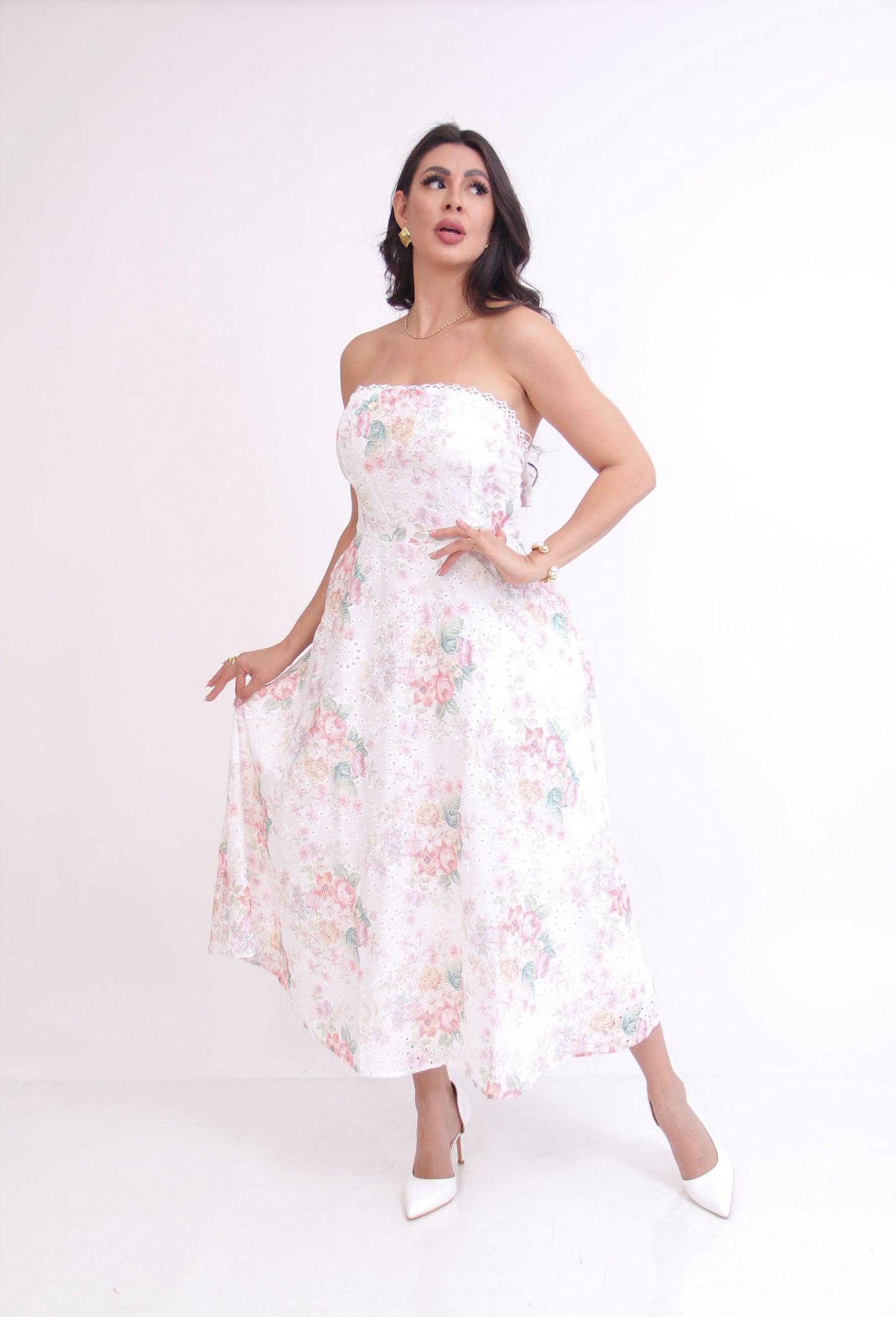 VESTIDO DE ENCAJE STRAPLE ESCOTE ESPALDA