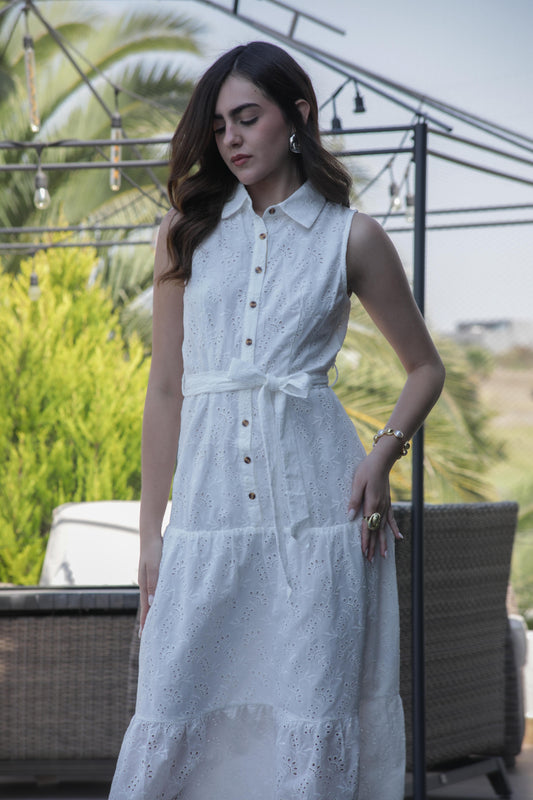 MAXI VESTIDO DE ENCAJE CON CINTURON SIN MANGAS