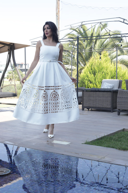 VESTIDO BLANCO AMPON 3 CUARTOS CINTURON FALDA CALADA