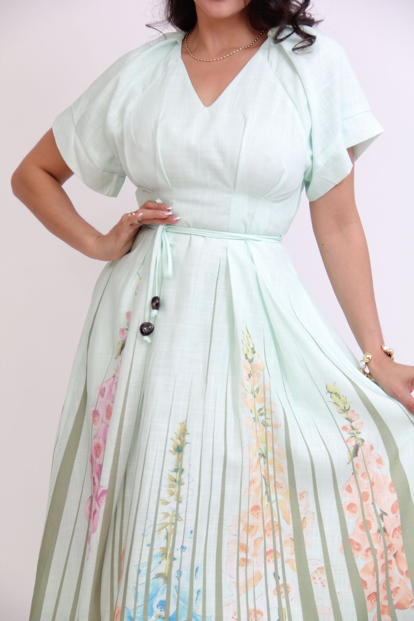 VESTIDO MANGA ALZADA FALDA LARGA TABLEADA