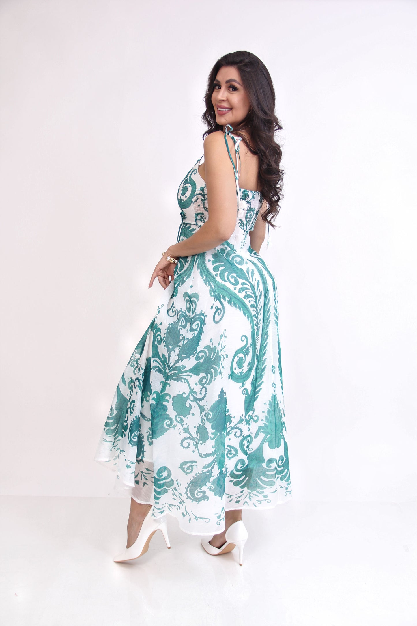 VESTIDO LARGO TIRANTES CON APLICACIONES DE FLORES
